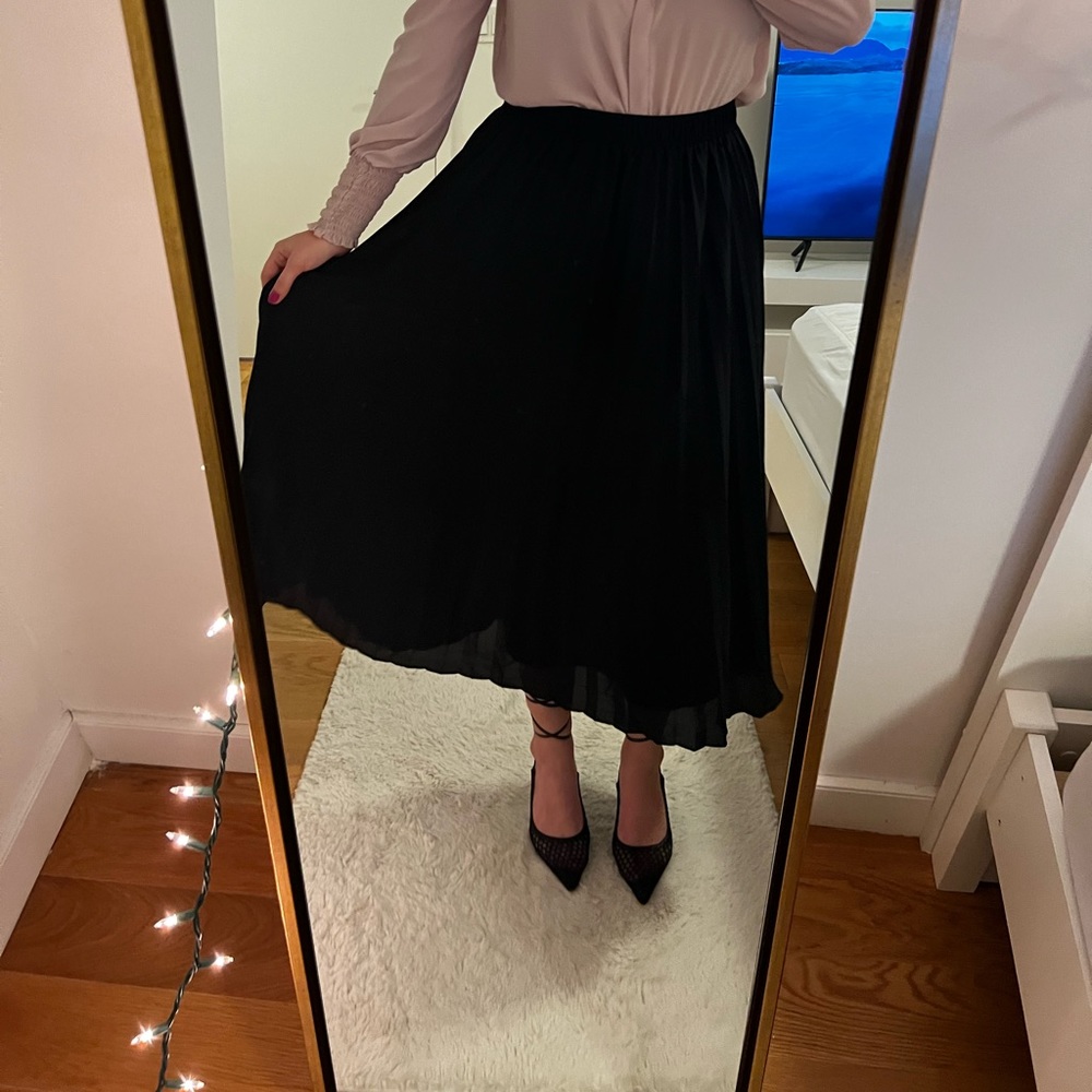 LOFT Romantic 7/8 Pleated Skirt, Siz. M
